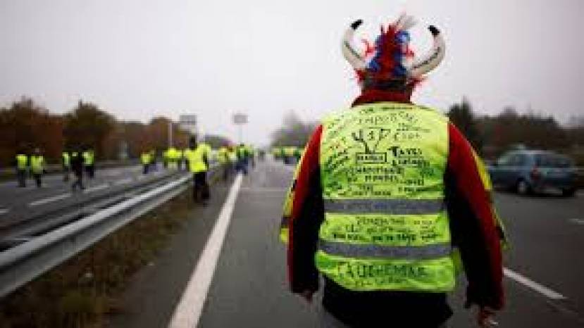 Gilet gialli: si svelano le reali intenzioni e motivazioni dei promotori